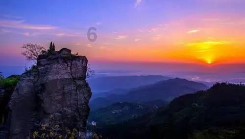 仔细分析：首都为什么选择北京？而不是西安或者其他古城呢？